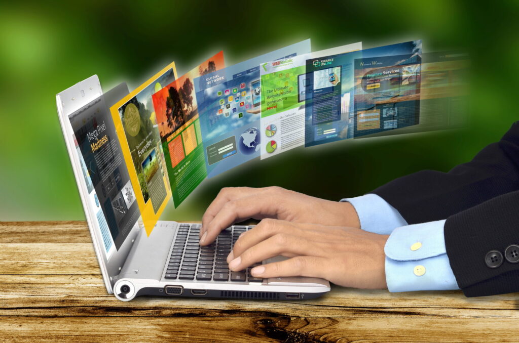 PCの画面から飛び出しているサイト